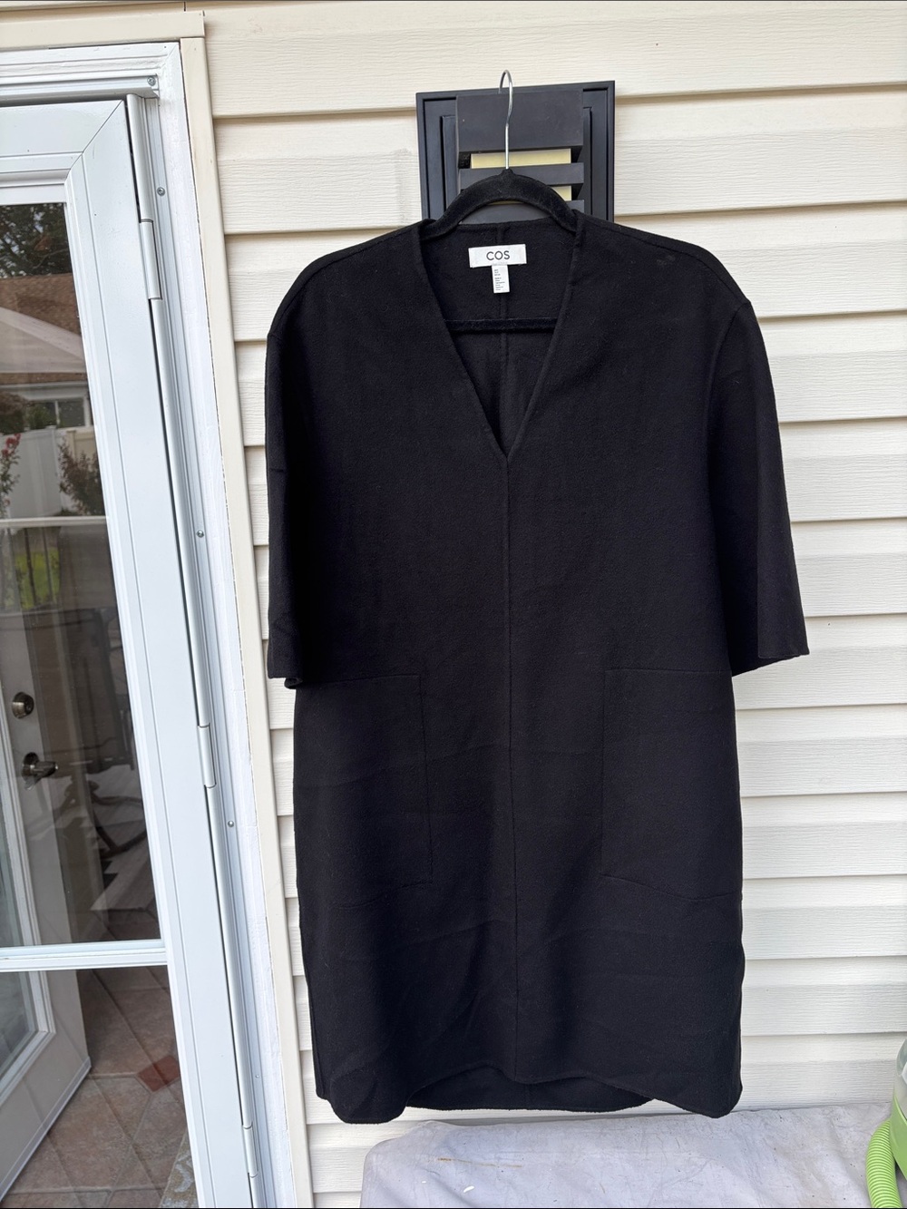 COS Ladies Black Short-Sleeve V-Neck Two Pockets 60% Wool Dress-S